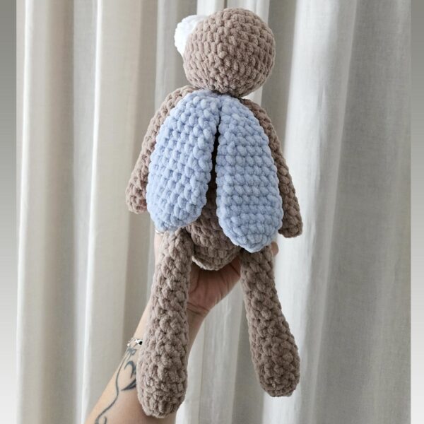 Peluche moustique au crochet fait main