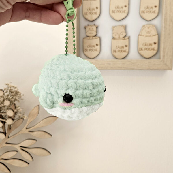Peluche porte clé baleine au crochet fait main