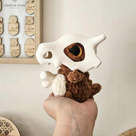 Peluche osselait au crochet fait main