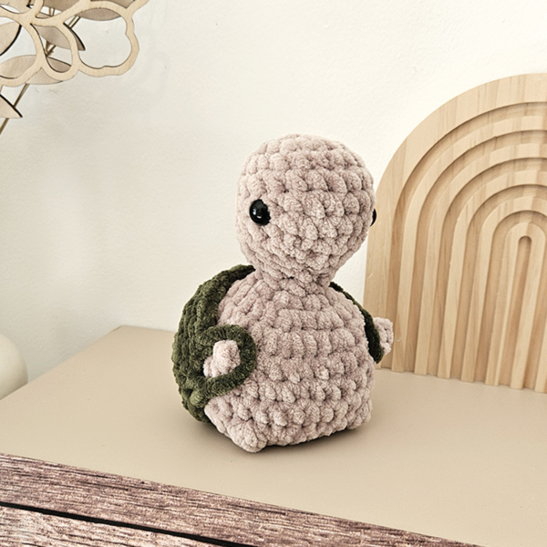 Peluche tortue fefesses mini au crochet fait main